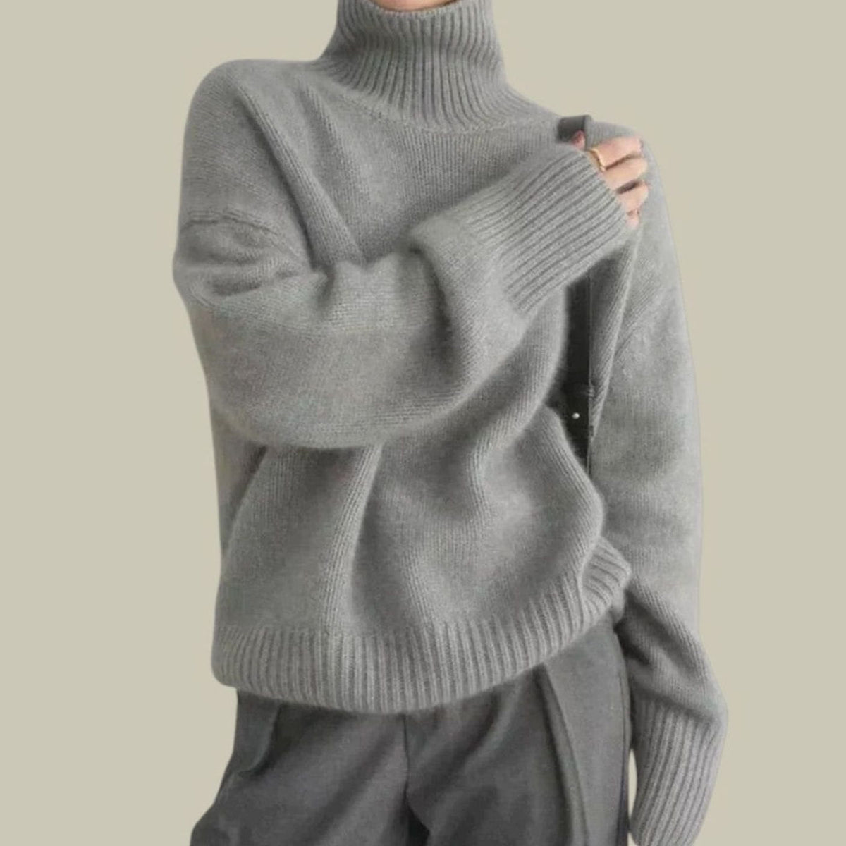 Romy | Women's Relaxed-Fit Merino Wool Turtleneck Sweater